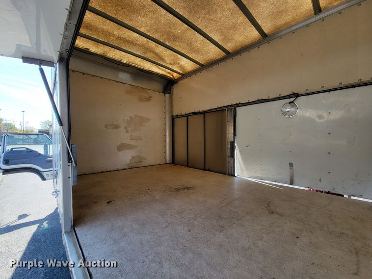 image for item IV9020 2001 Isuzu NPR  box truck