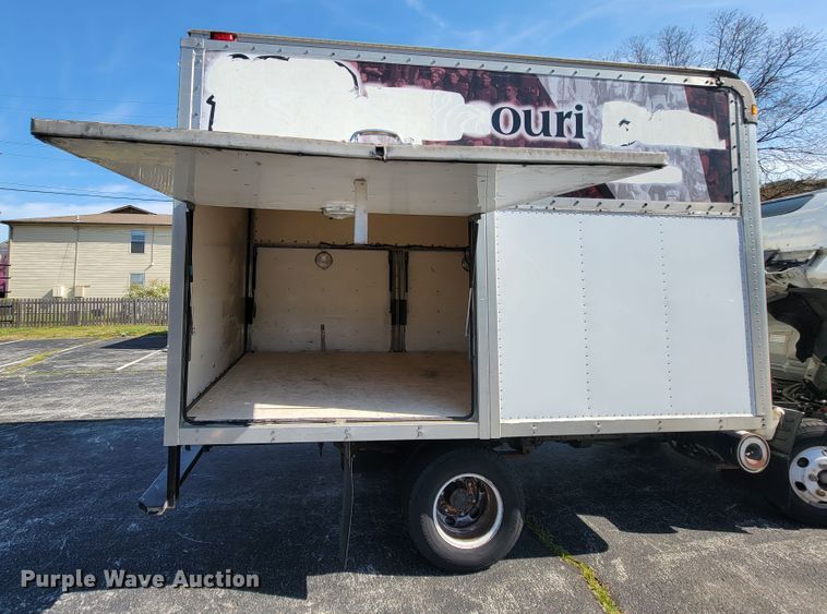 image for item IV9020 2001 Isuzu NPR  box truck