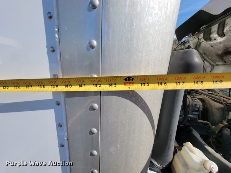 image for item IV9020 2001 Isuzu NPR  box truck