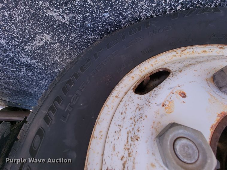 image for item IV9020 2001 Isuzu NPR  box truck