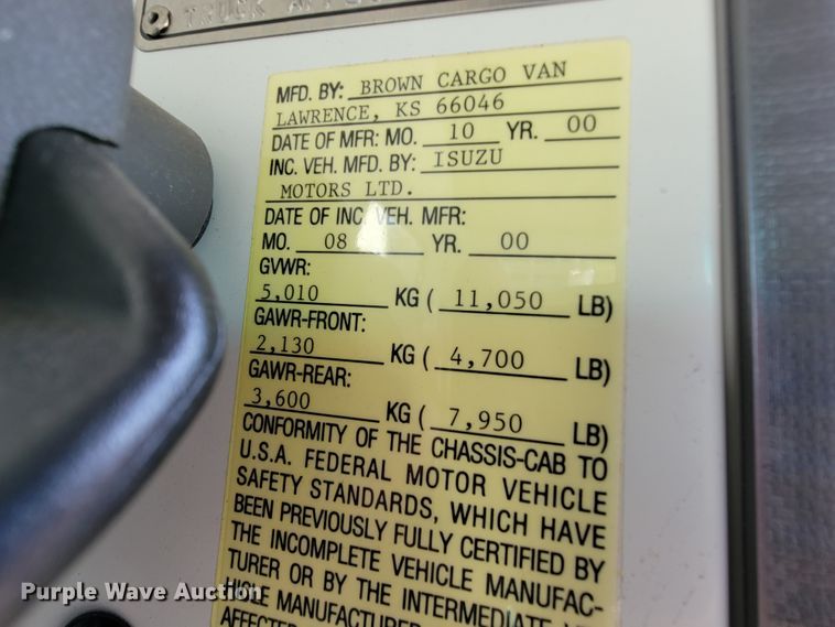 image for item IV9020 2001 Isuzu NPR  box truck