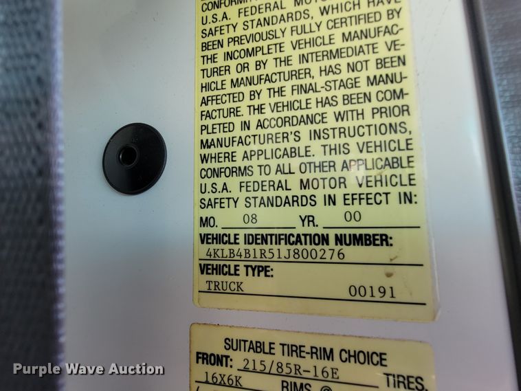 image for item IV9020 2001 Isuzu NPR  box truck