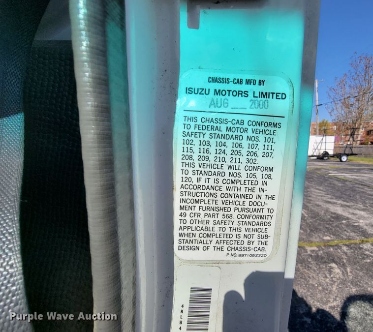 image for item IV9020 2001 Isuzu NPR  box truck