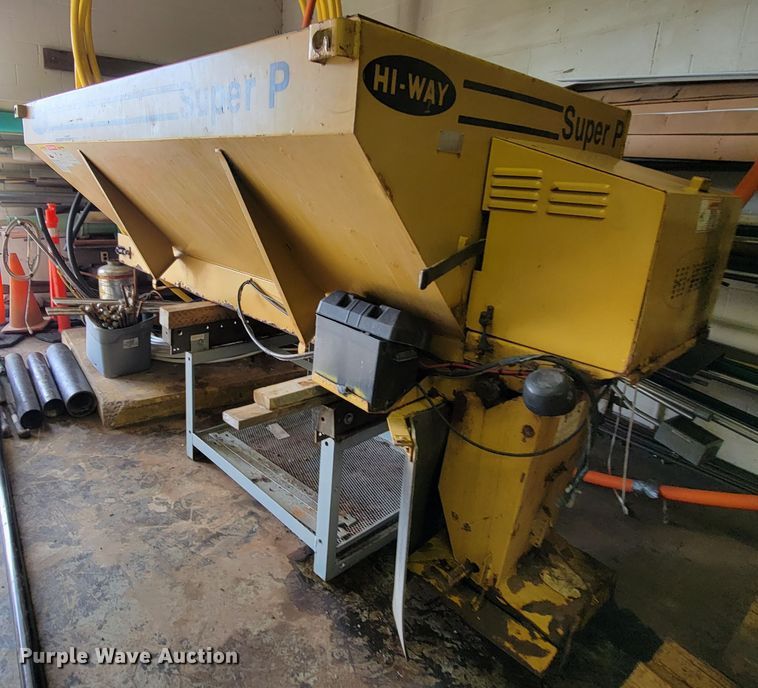 image for item IV9032 HiWay Super P-9  salt spreader