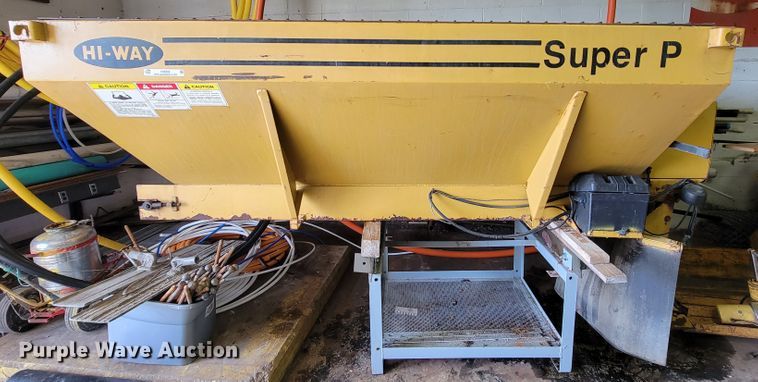 image for item IV9032 HiWay Super P-9  salt spreader