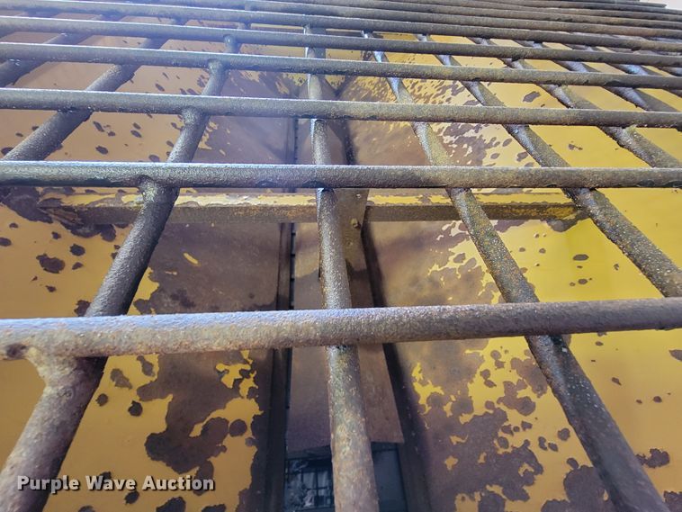 image for item IV9032 HiWay Super P-9  salt spreader