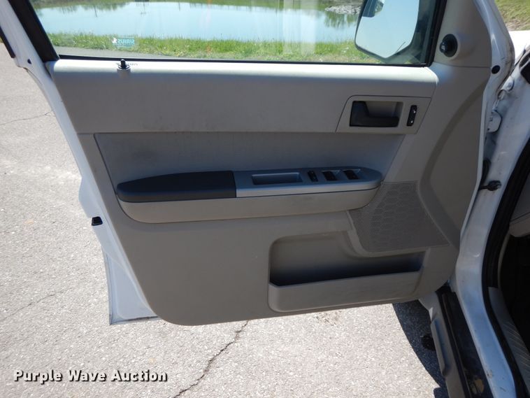 image for item IX9486 2011 Ford Escape Hybrid  SUV