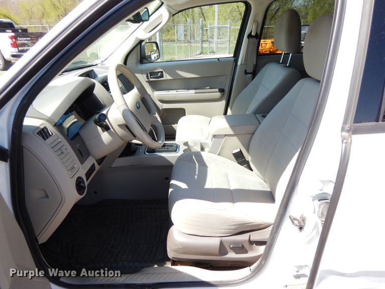 image for item IX9486 2011 Ford Escape Hybrid  SUV