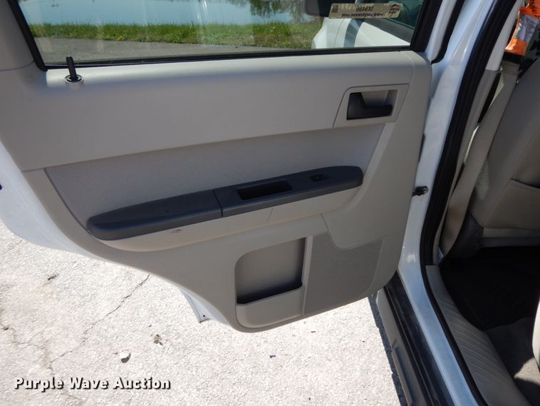 image for item IX9486 2011 Ford Escape Hybrid  SUV