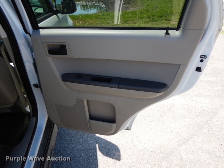 image for item IX9486 2011 Ford Escape Hybrid  SUV