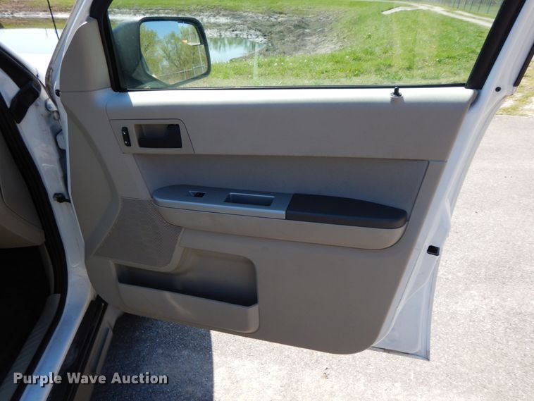 image for item IX9486 2011 Ford Escape Hybrid  SUV