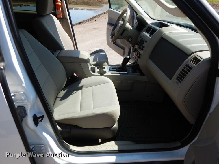 image for item IX9486 2011 Ford Escape Hybrid  SUV