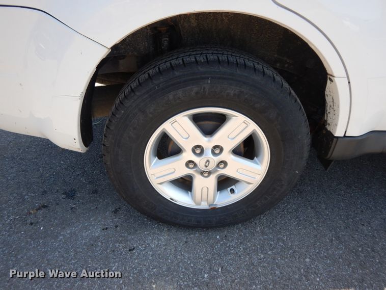 image for item IX9486 2011 Ford Escape Hybrid  SUV