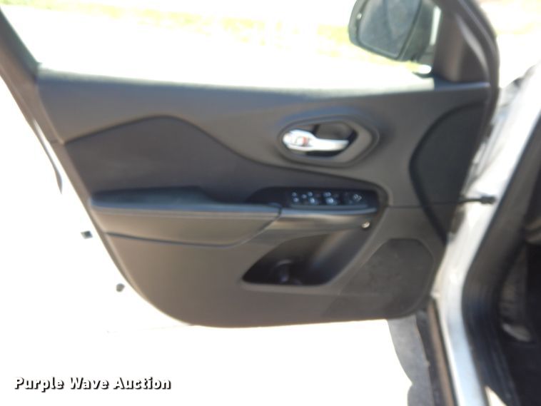 image for item IX9488 2015 Jeep Cherokee Latitude  SUV