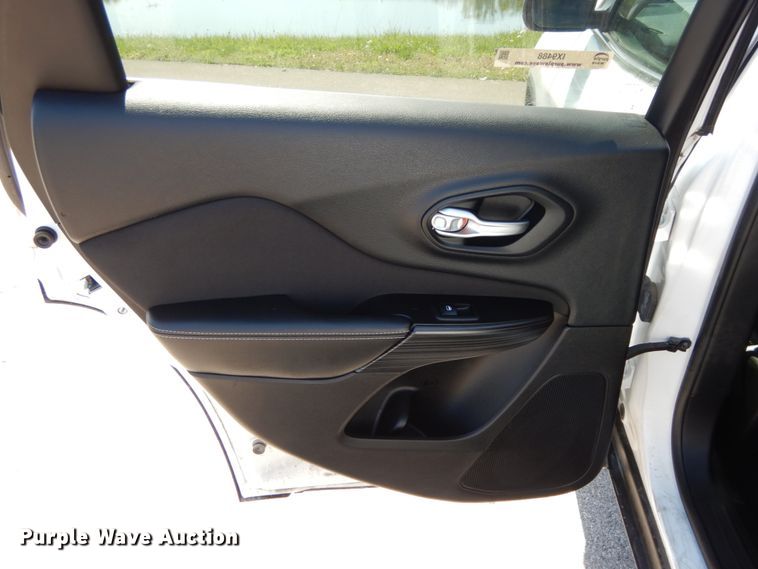 image for item IX9488 2015 Jeep Cherokee Latitude  SUV