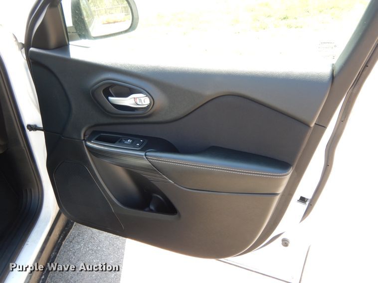 image for item IX9488 2015 Jeep Cherokee Latitude  SUV