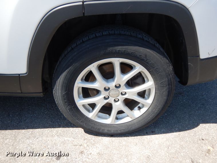 image for item IX9488 2015 Jeep Cherokee Latitude  SUV