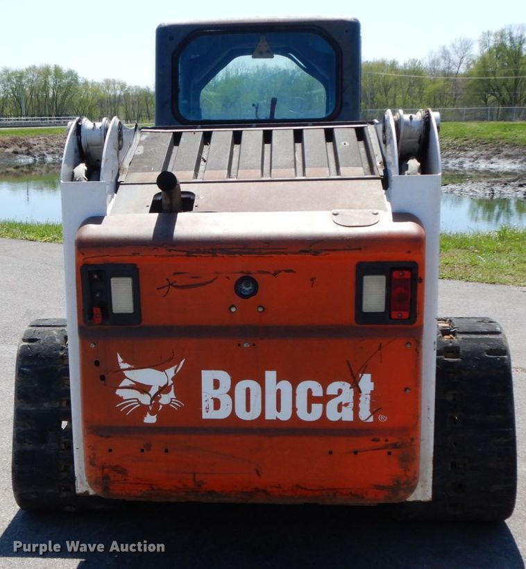 image for item IX9489 2008 Bobcat T250  tracked skid steer loader