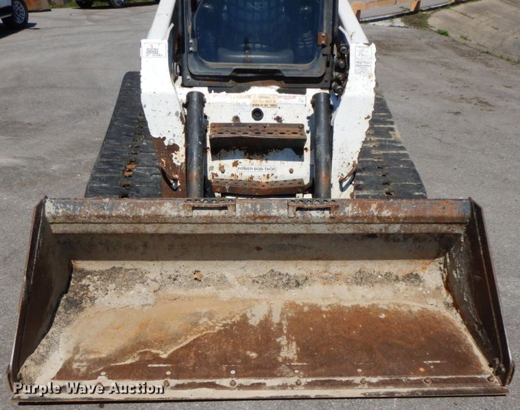 image for item IX9489 2008 Bobcat T250  tracked skid steer loader