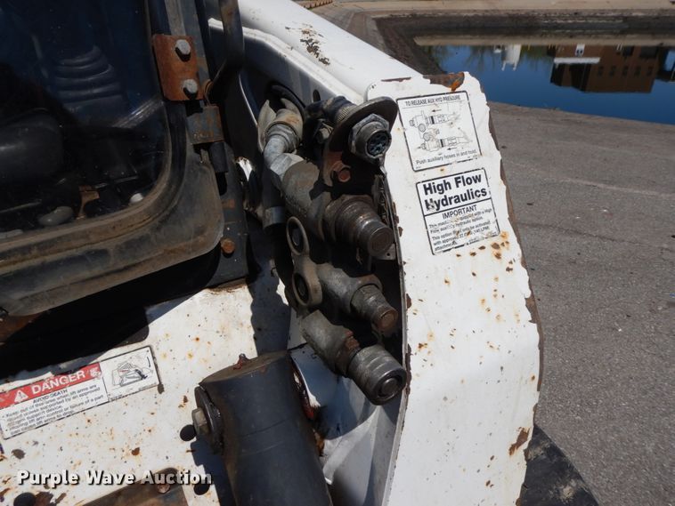 image for item IX9489 2008 Bobcat T250  tracked skid steer loader