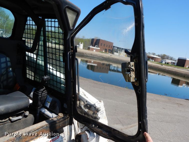 image for item IX9489 2008 Bobcat T250  tracked skid steer loader