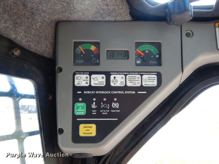 image for item IX9489 2008 Bobcat T250  tracked skid steer loader