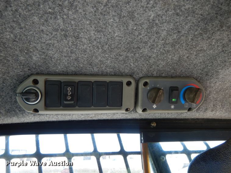 image for item IX9489 2008 Bobcat T250  tracked skid steer loader