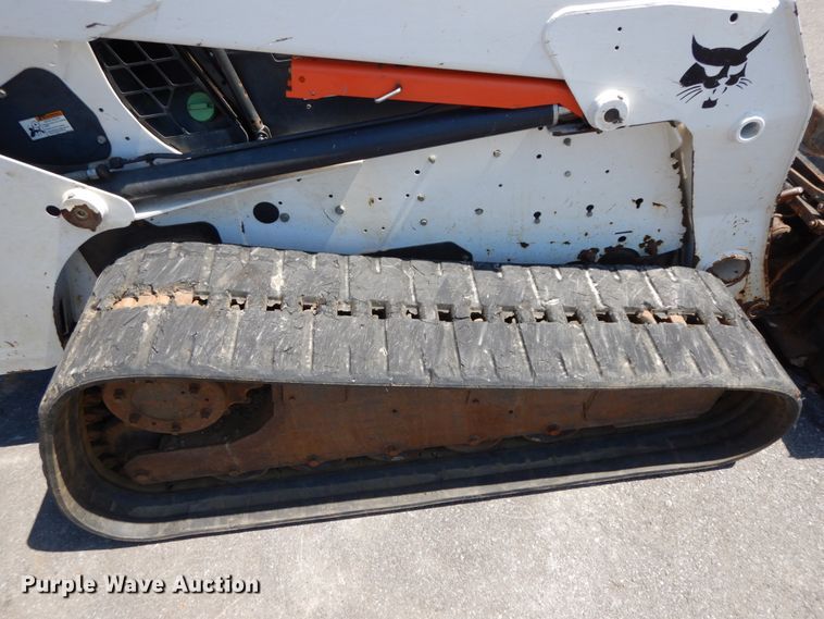 image for item IX9489 2008 Bobcat T250  tracked skid steer loader