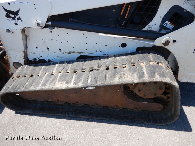 image for item IX9489 2008 Bobcat T250  tracked skid steer loader