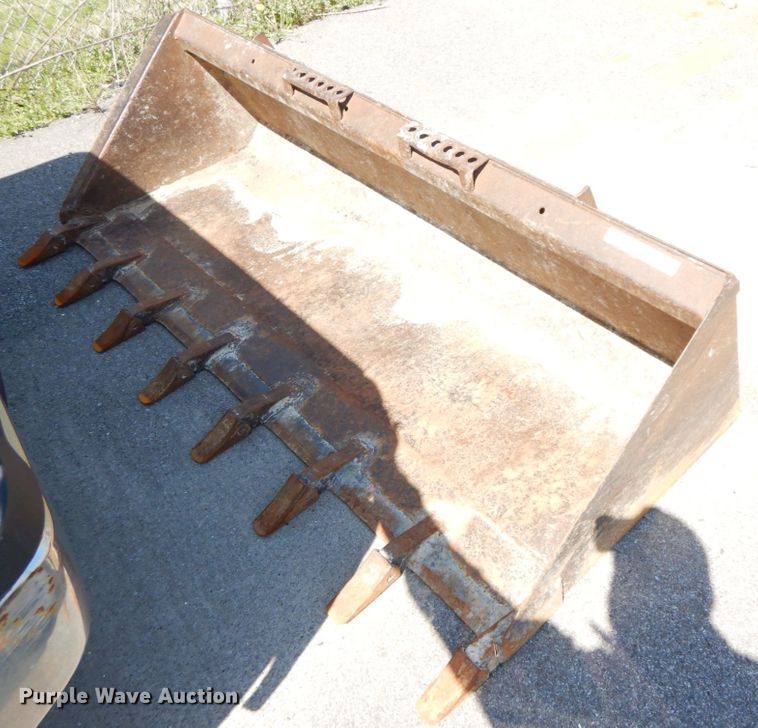 image for item IX9490 72" W skid steer bucket