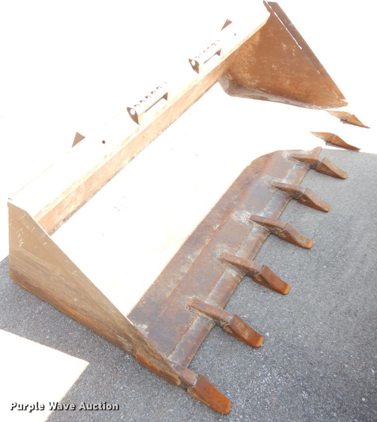 image for item IX9490 72" W skid steer bucket