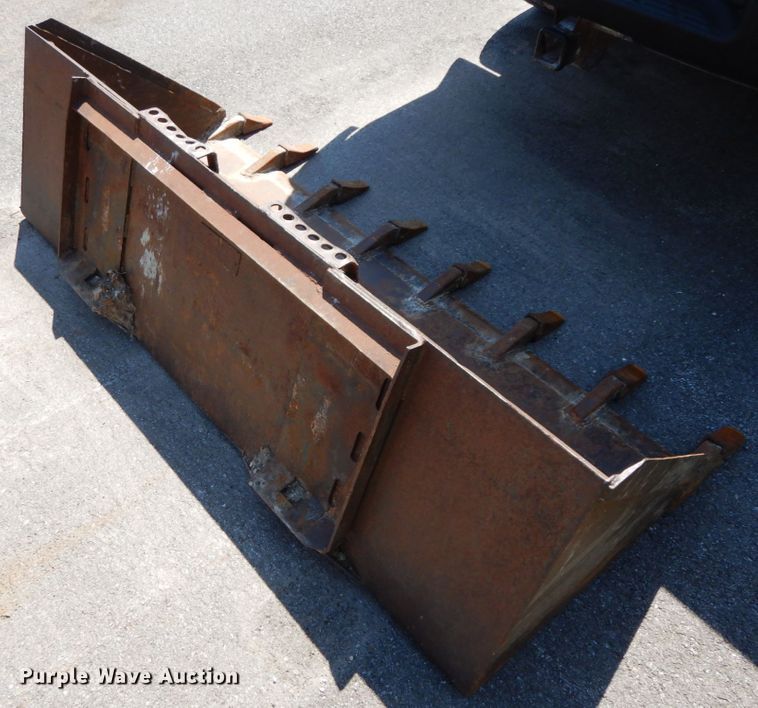 image for item IX9490 72" W skid steer bucket