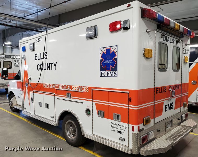 image for item IX9773 2011 Chevrolet Express 4500  ambulance