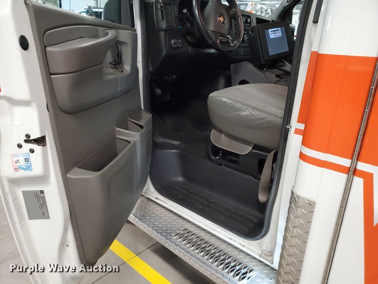image for item IX9773 2011 Chevrolet Express 4500  ambulance