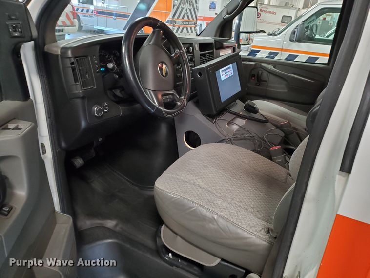 image for item IX9773 2011 Chevrolet Express 4500  ambulance