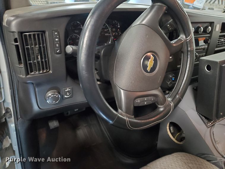 image for item IX9773 2011 Chevrolet Express 4500  ambulance