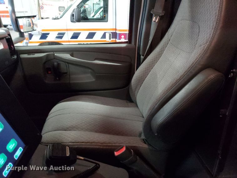 image for item IX9773 2011 Chevrolet Express 4500  ambulance