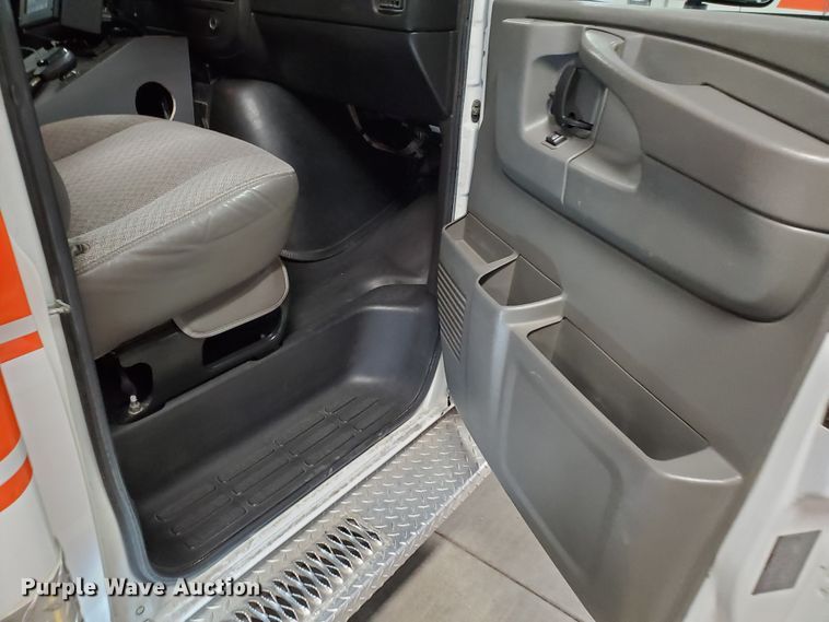 image for item IX9773 2011 Chevrolet Express 4500  ambulance