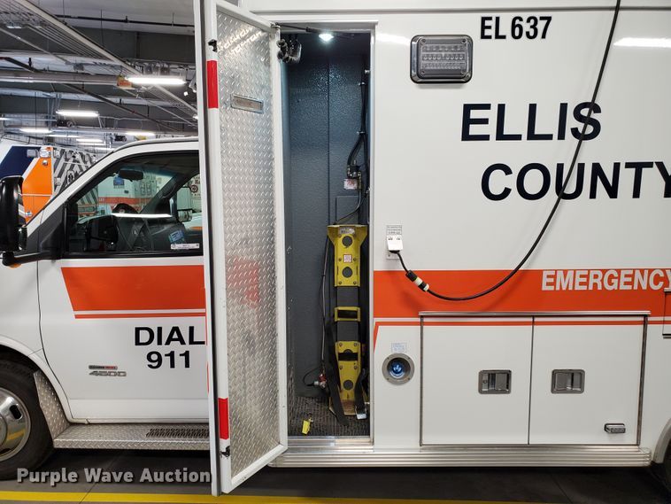 image for item IX9773 2011 Chevrolet Express 4500  ambulance