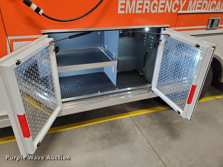 image for item IX9773 2011 Chevrolet Express 4500  ambulance