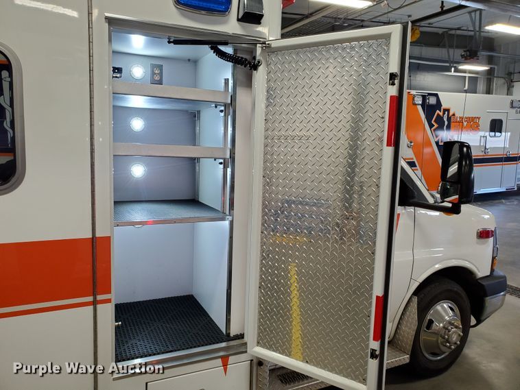 image for item IX9773 2011 Chevrolet Express 4500  ambulance