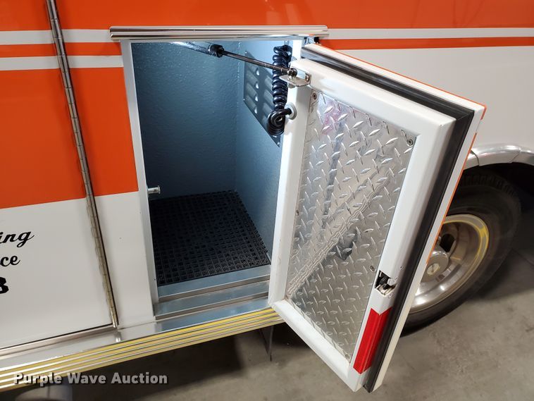 image for item IX9773 2011 Chevrolet Express 4500  ambulance