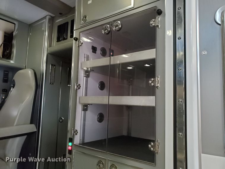 image for item IX9773 2011 Chevrolet Express 4500  ambulance