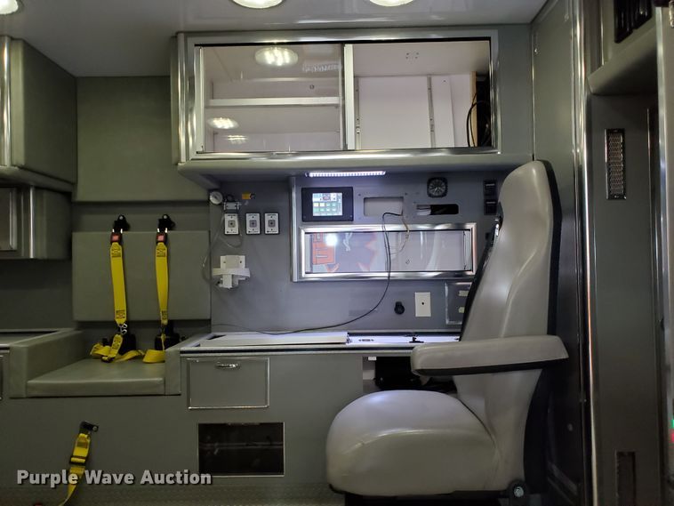 image for item IX9773 2011 Chevrolet Express 4500  ambulance