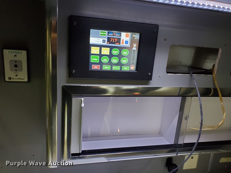 image for item IX9773 2011 Chevrolet Express 4500  ambulance