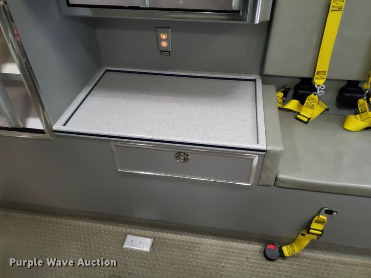 image for item IX9773 2011 Chevrolet Express 4500  ambulance