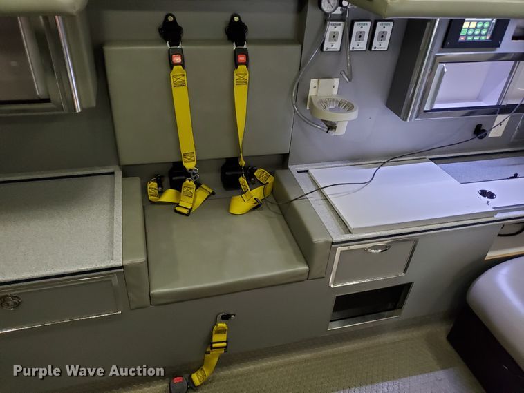 image for item IX9773 2011 Chevrolet Express 4500  ambulance