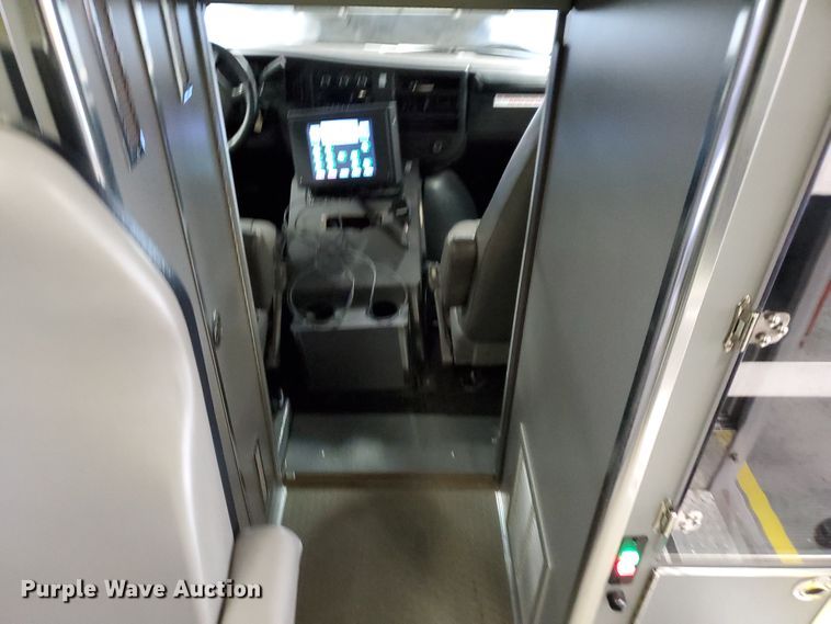 image for item IX9773 2011 Chevrolet Express 4500  ambulance