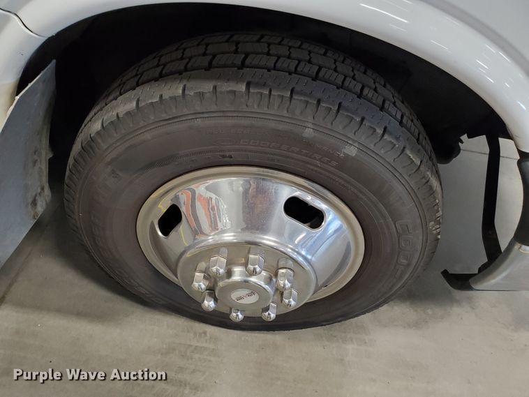 image for item IX9773 2011 Chevrolet Express 4500  ambulance