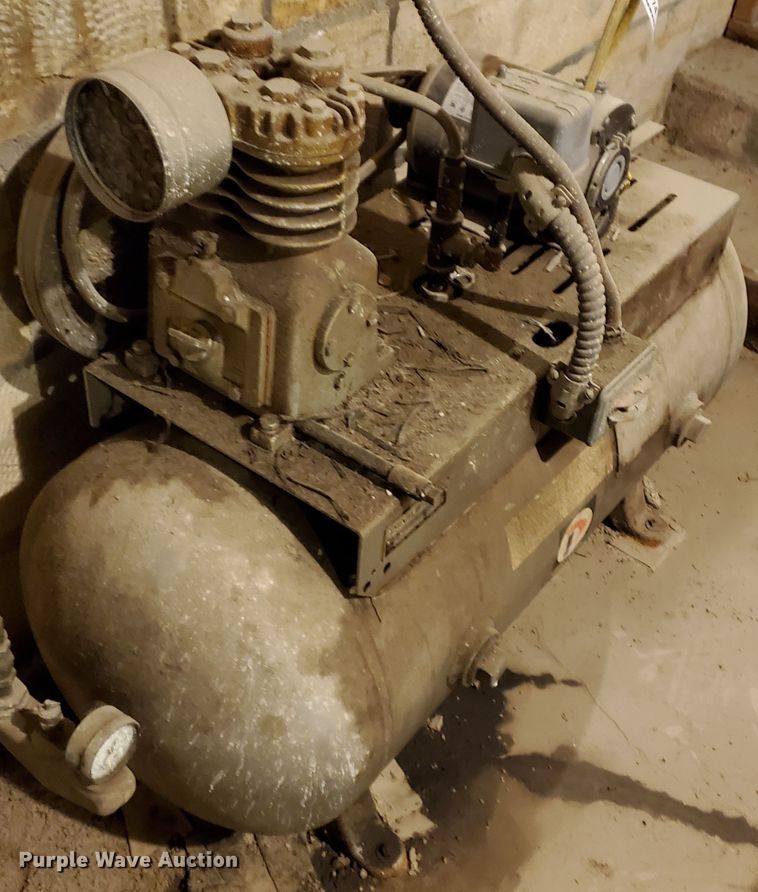 image for item IX9774 DeVilbiss  air compressor